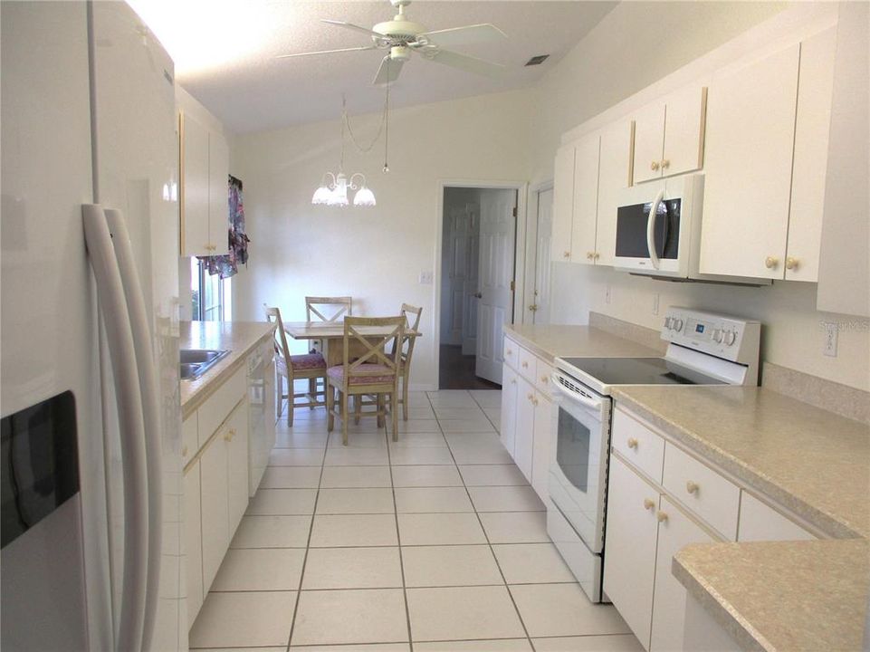 For Sale: $249,900 (3 beds, 2 baths, 1412 Square Feet)