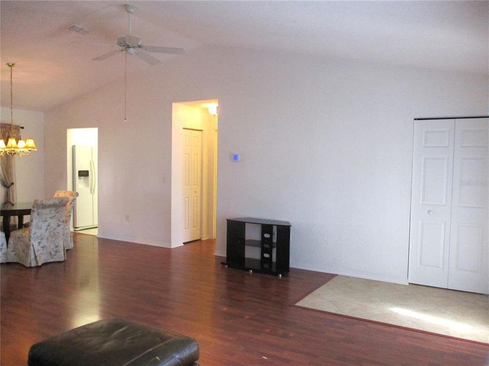 For Sale: $249,900 (3 beds, 2 baths, 1412 Square Feet)