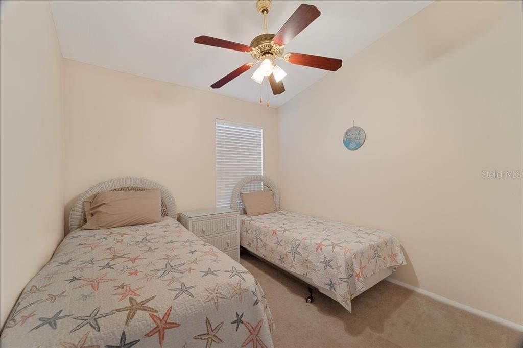 For Sale: $300,000 (2 beds, 2 baths, 1340 Square Feet)