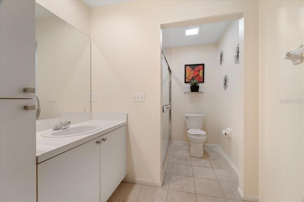 For Sale: $300,000 (2 beds, 2 baths, 1340 Square Feet)