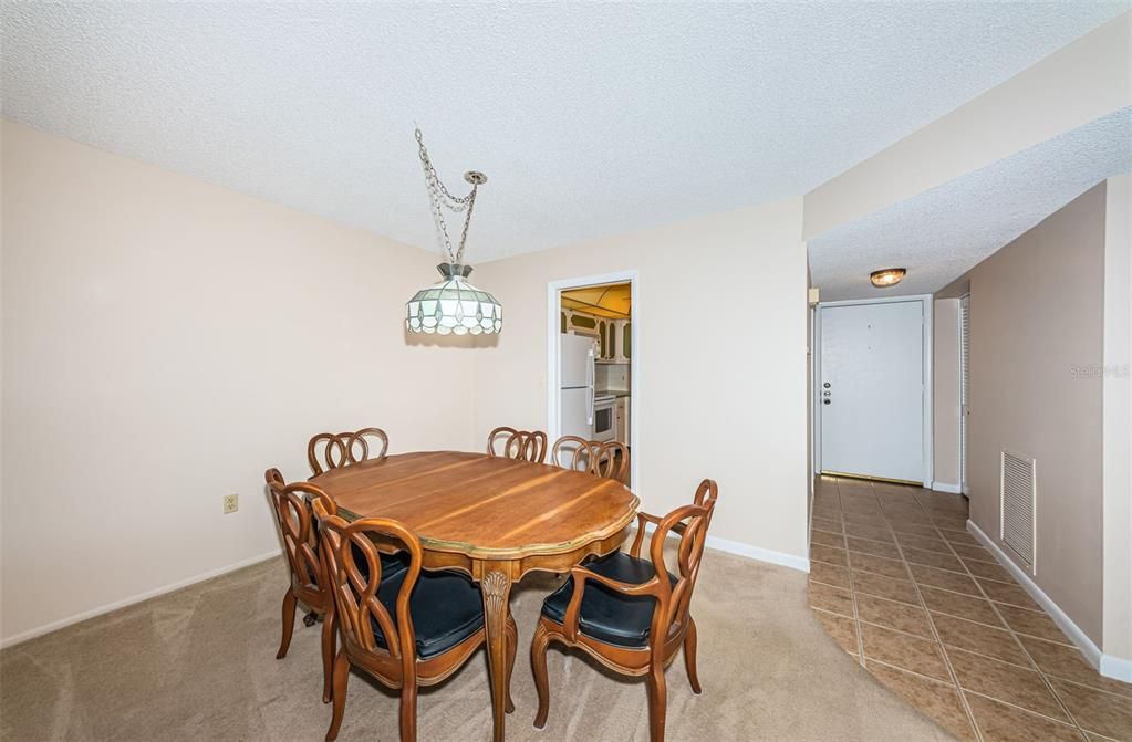 For Sale: $259,900 (2 beds, 2 baths, 1181 Square Feet)