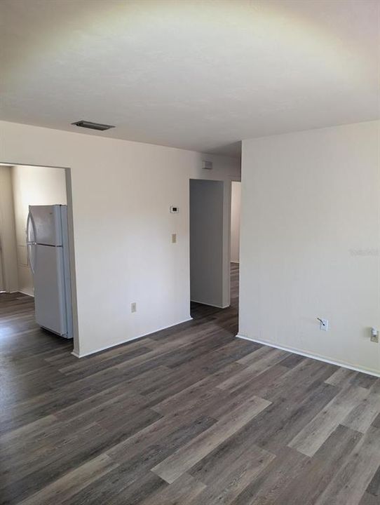 For Rent: $1,195 (2 beds, 1 baths, 896 Square Feet)