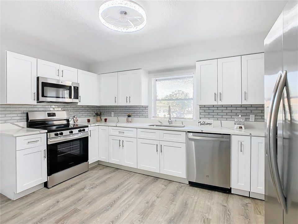 For Sale: $359,900 (3 beds, 2 baths, 1088 Square Feet)