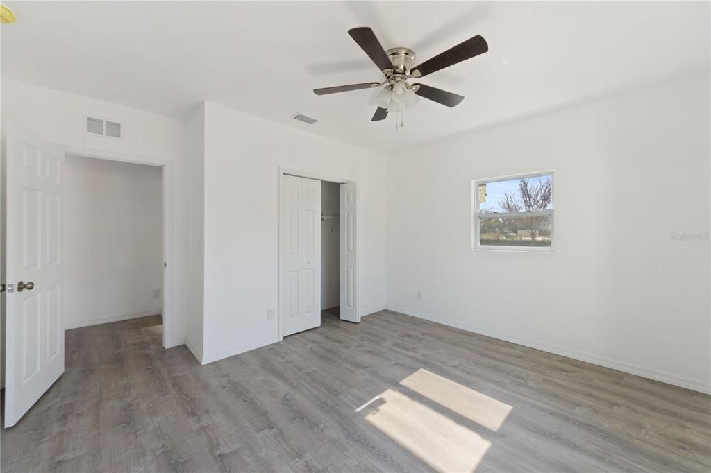 For Sale: $399,000 (3 beds, 2 baths, 1271 Square Feet)