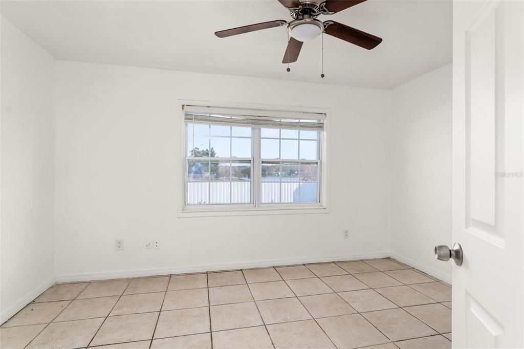 For Sale: $325,000 (3 beds, 2 baths, 1404 Square Feet)