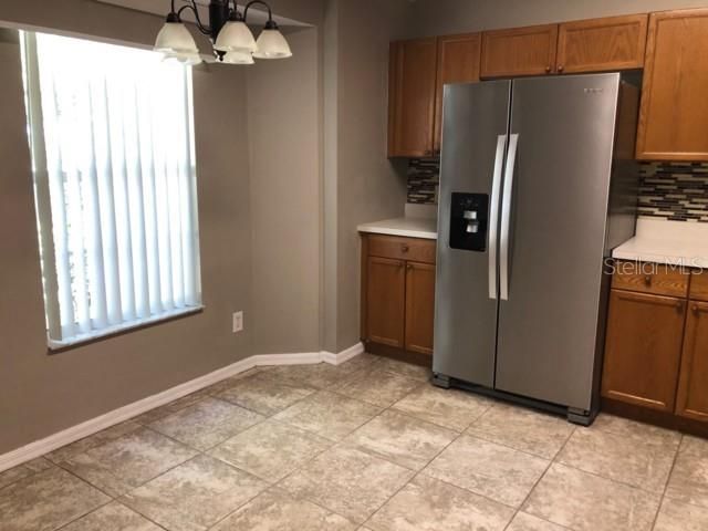 For Rent: $2,000 (3 beds, 2 baths, 1213 Square Feet)