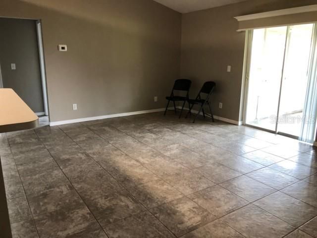 For Rent: $2,000 (3 beds, 2 baths, 1213 Square Feet)