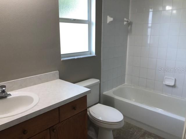 For Rent: $2,000 (3 beds, 2 baths, 1213 Square Feet)