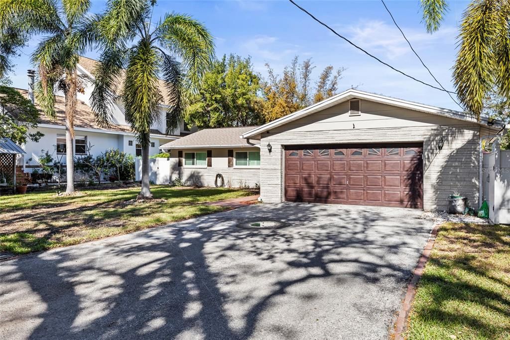 For Sale: $690,000 (3 beds, 2 baths, 1644 Square Feet)