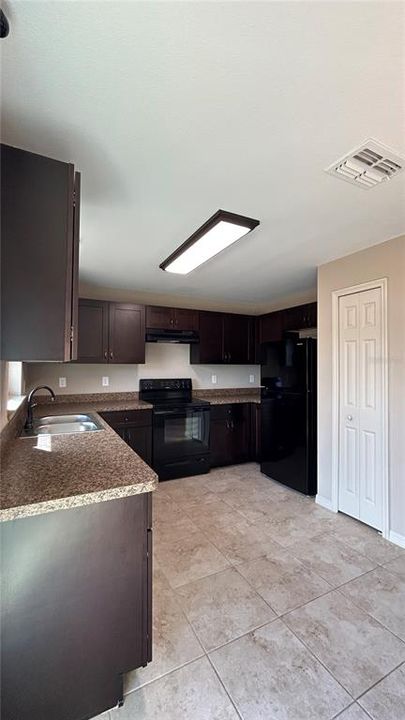 For Sale: $264,900 (3 beds, 2 baths, 1331 Square Feet)