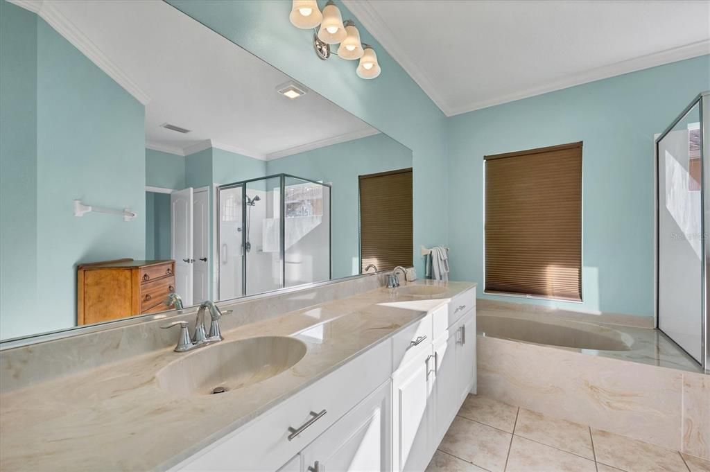 For Sale: $559,900 (3 beds, 2 baths, 2287 Square Feet)