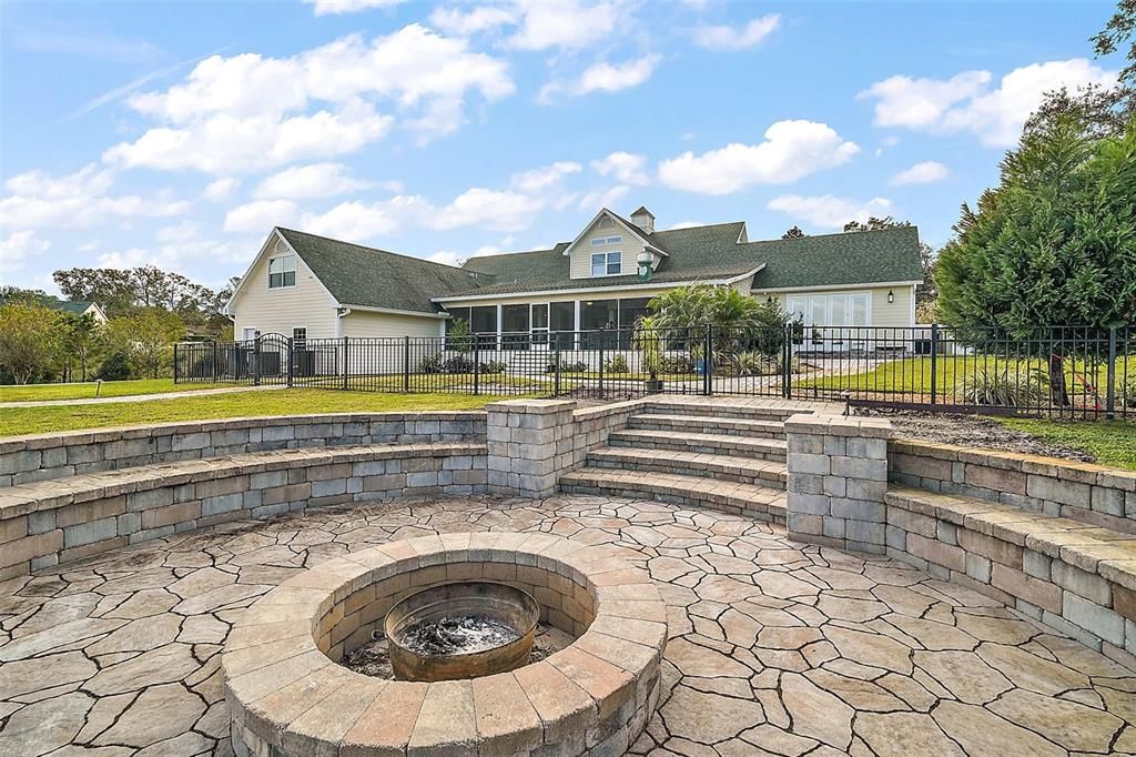 Firepit w/ Rear Exterior View