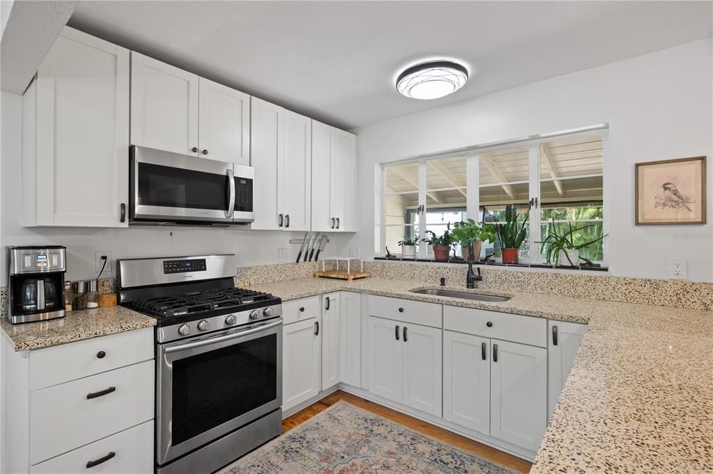 For Sale: $495,000 (2 beds, 2 baths, 1157 Square Feet)