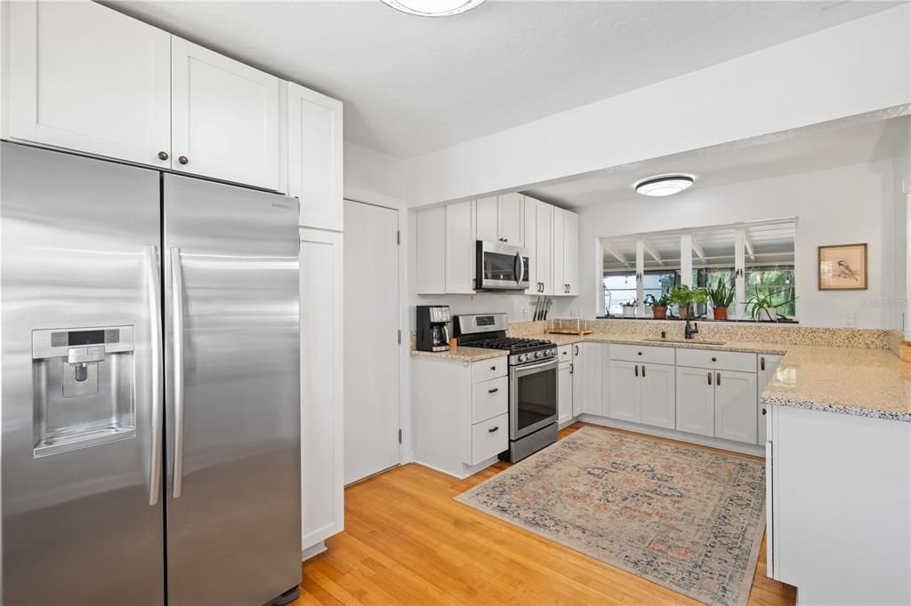 For Sale: $495,000 (2 beds, 2 baths, 1157 Square Feet)