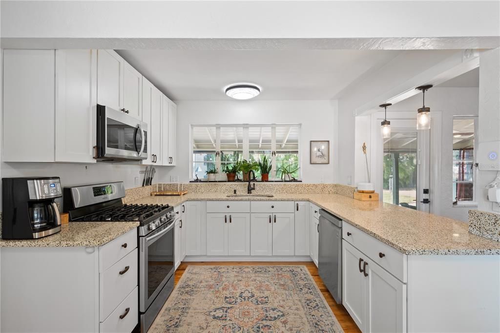 For Sale: $495,000 (2 beds, 2 baths, 1157 Square Feet)