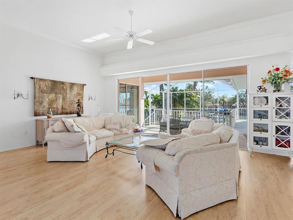 For Sale: $3,200,000 (3 beds, 2 baths, 2943 Square Feet)