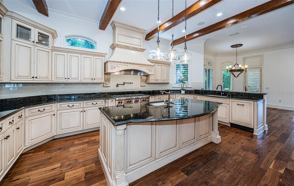 待售: $7,490,000 (5 贝兹, 5 浴室, 8068 平方英尺)