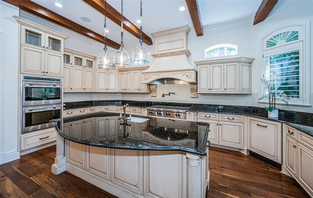 待售: $7,490,000 (5 贝兹, 5 浴室, 8068 平方英尺)