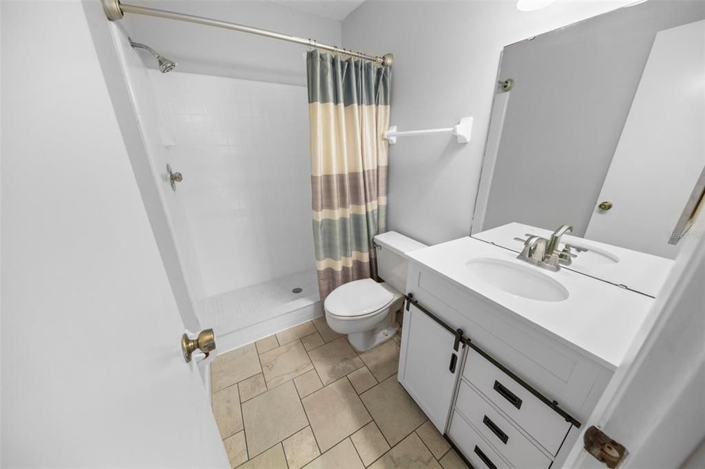 Master ensuite bath