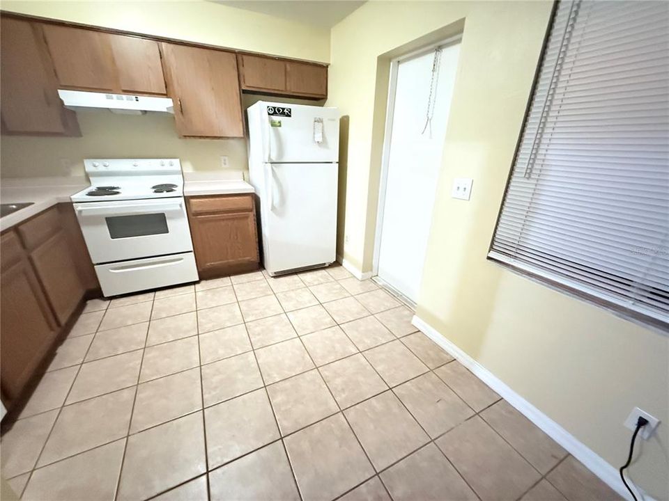 For Rent: $1,550 (2 beds, 2 baths, 930 Square Feet)