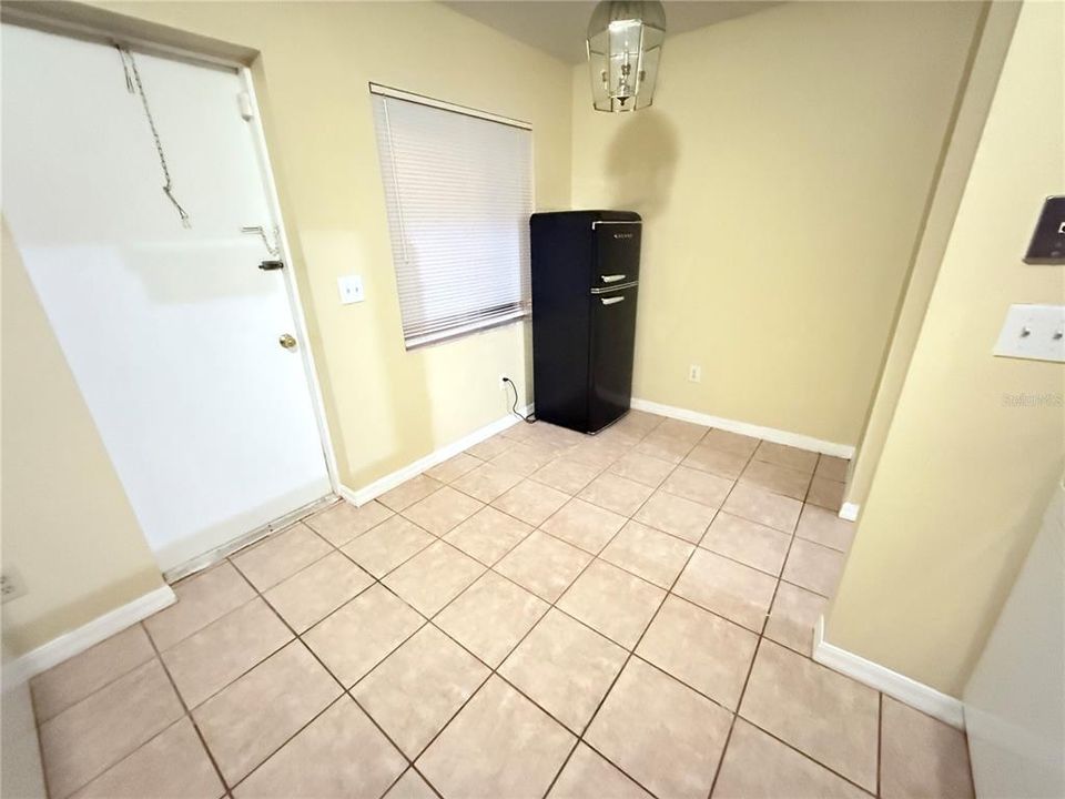 For Rent: $1,550 (2 beds, 2 baths, 930 Square Feet)