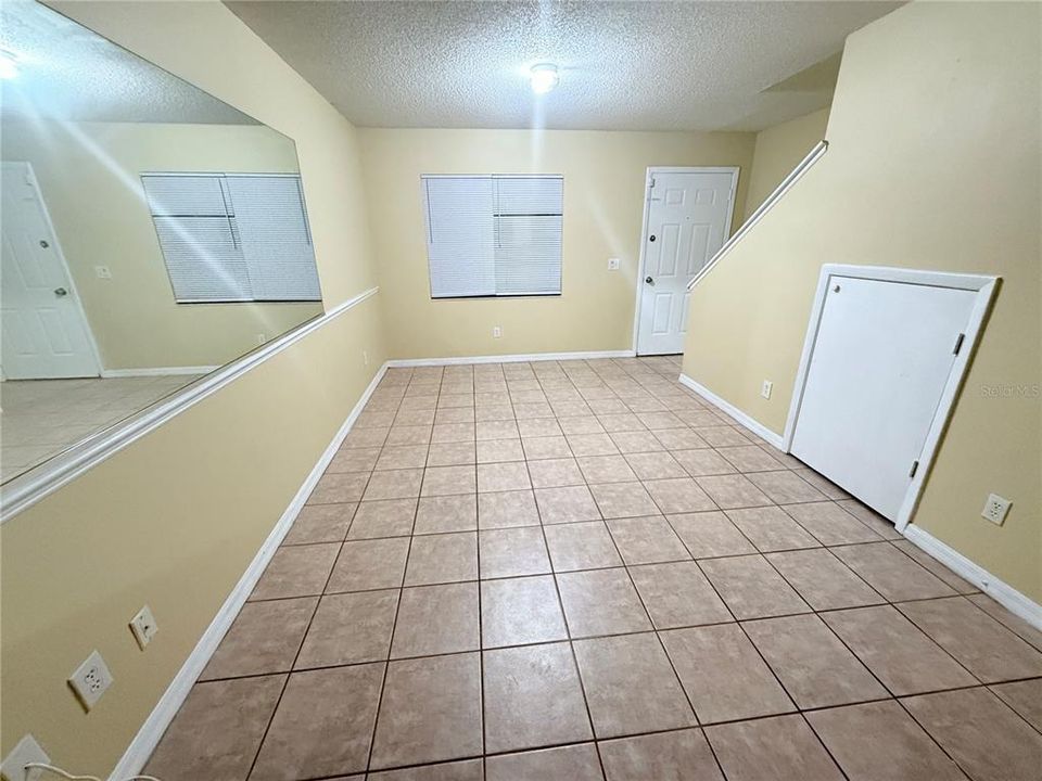 For Rent: $1,550 (2 beds, 2 baths, 930 Square Feet)