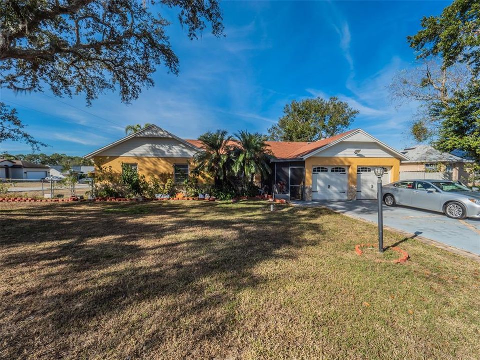 For Sale: $350,000 (3 beds, 2 baths, 1604 Square Feet)