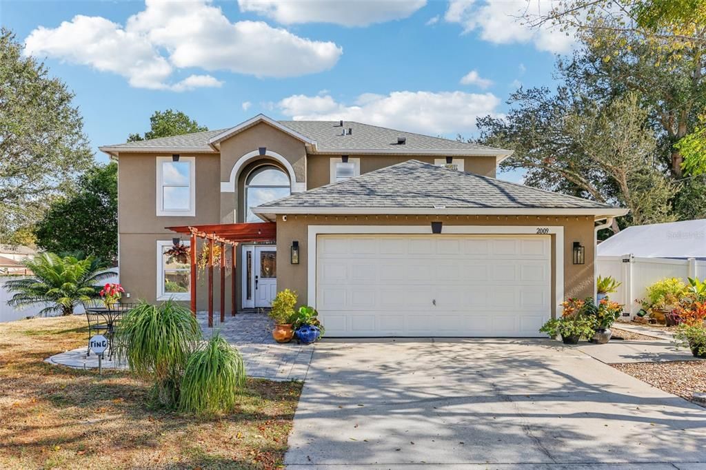 For Sale: $419,900 (4 beds, 2 baths, 2215 Square Feet)