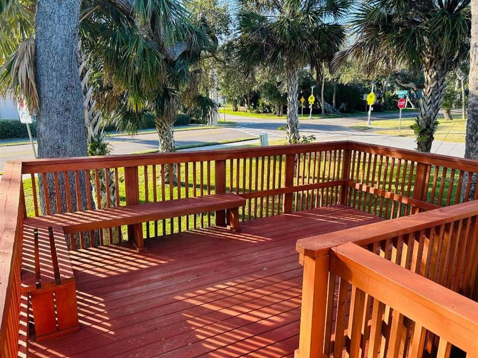 Lovely Deck off Main House Kitchen