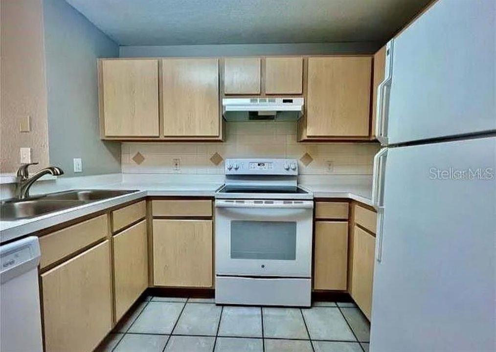 For Sale: $169,690 (1 beds, 1 baths, 574 Square Feet)