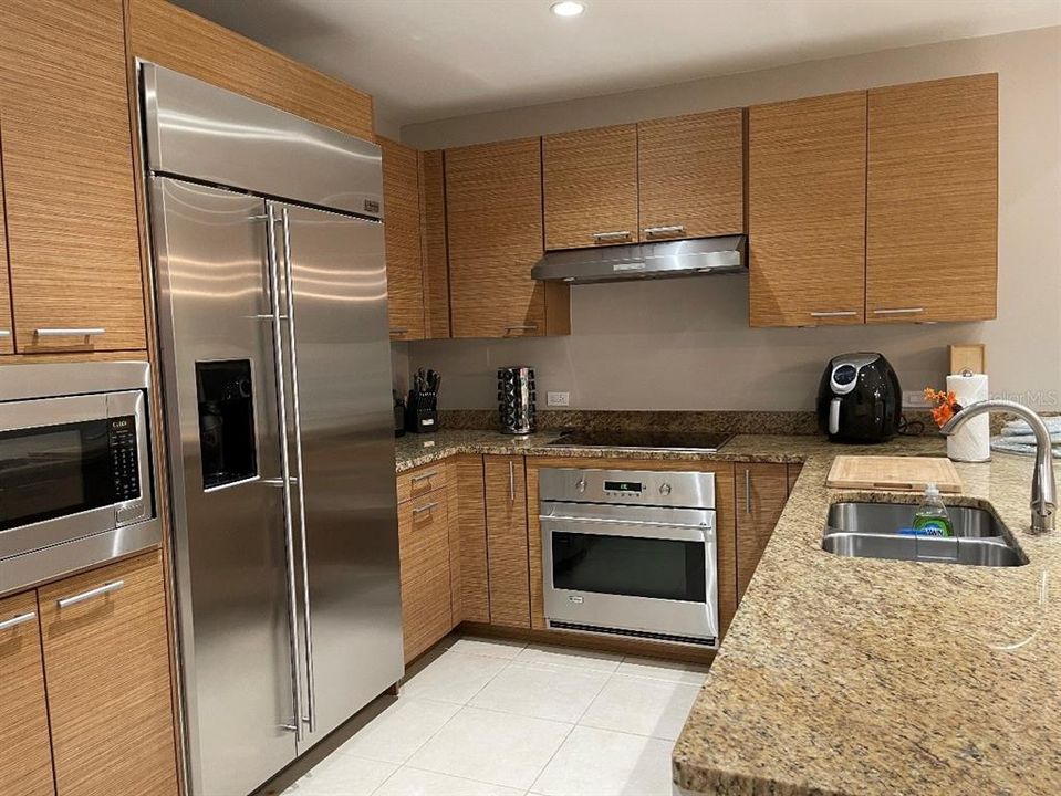 For Rent: $13,000 (2 beds, 3 baths, 1658 Square Feet)