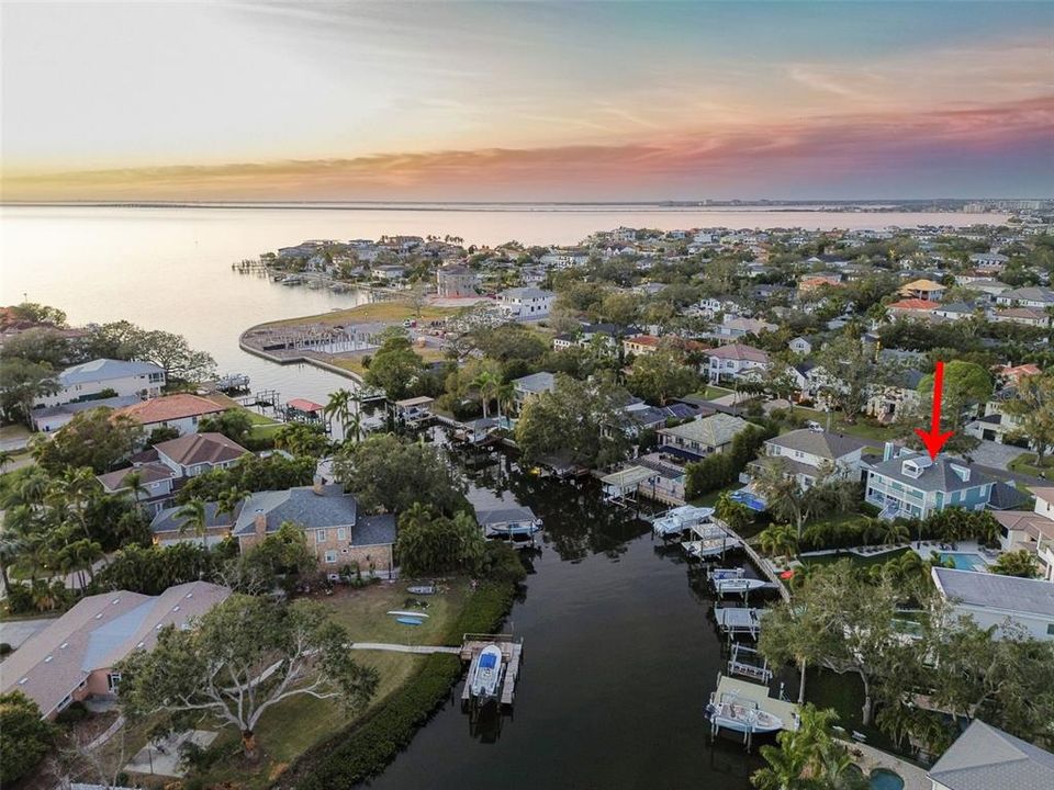 The rare, wide canal is 5-9’ deep depending on the tide and provides easy access to Tampa Bay.