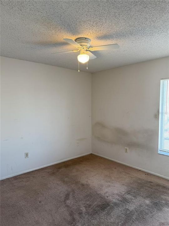 For Sale: $162,500 (2 beds, 1 baths, 963 Square Feet)