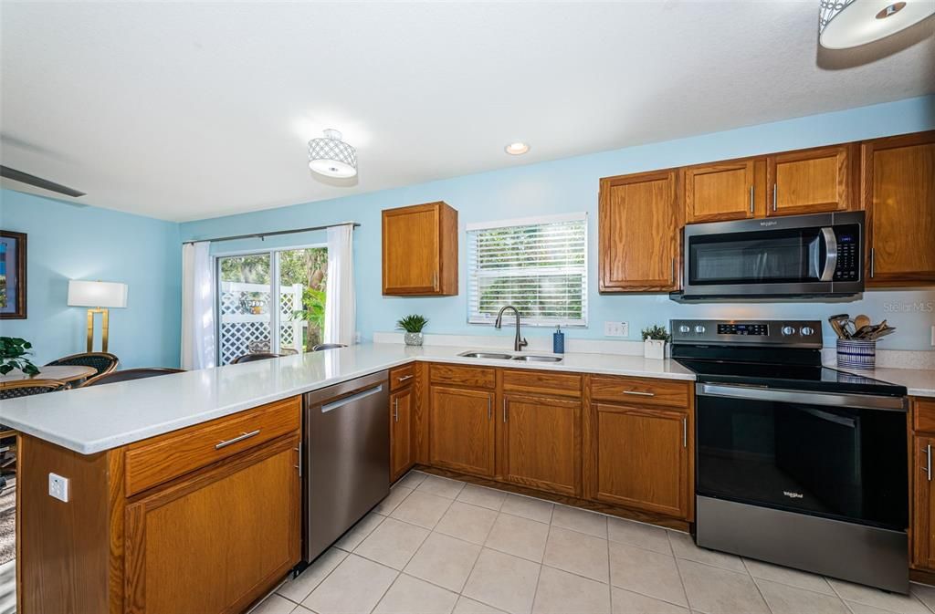 Kitchen, breakfast bar