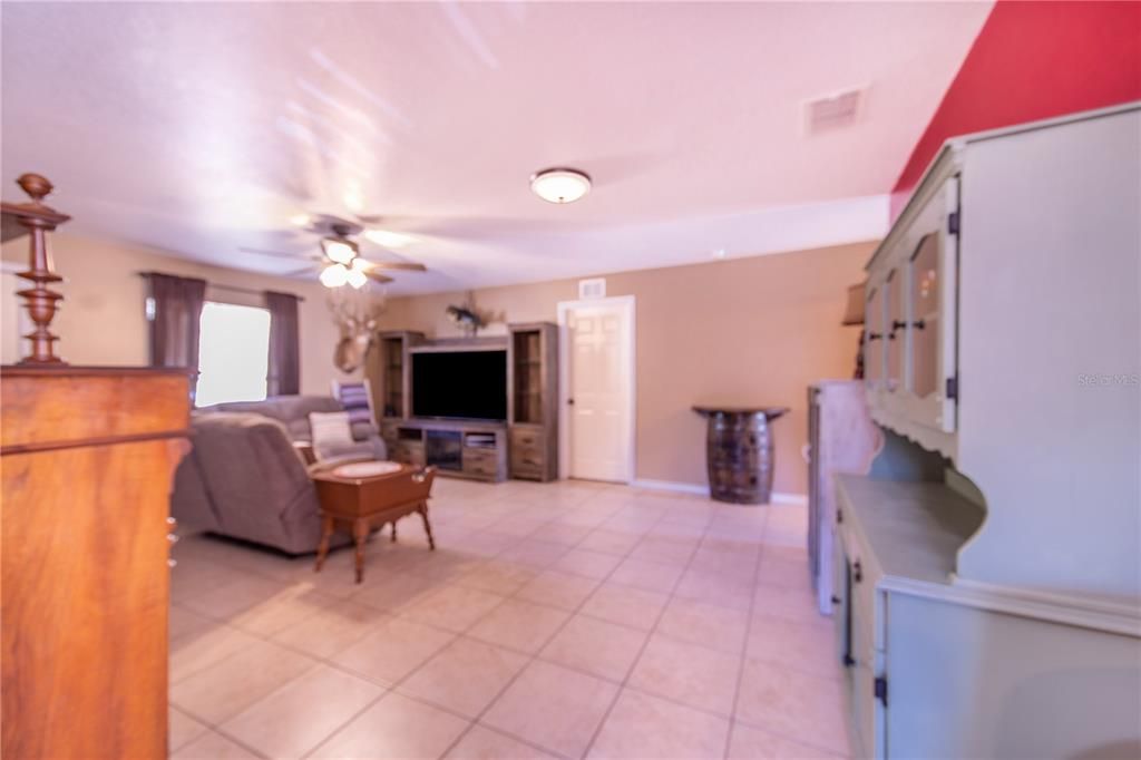 For Sale: $275,000 (3 beds, 2 baths, 1338 Square Feet)