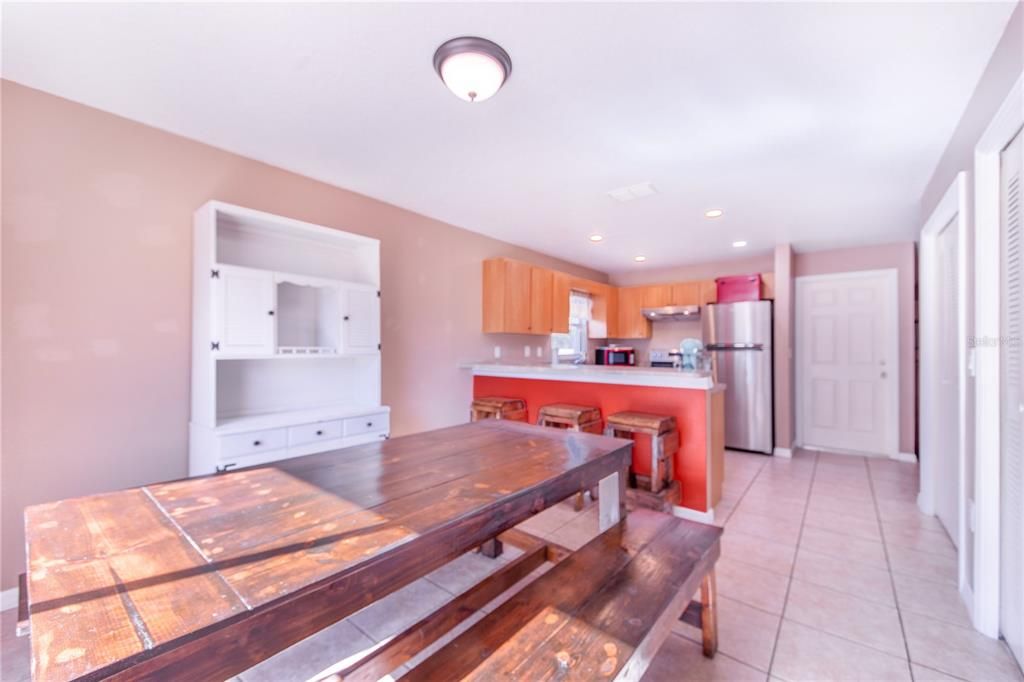 For Sale: $275,000 (3 beds, 2 baths, 1338 Square Feet)