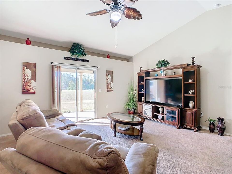 For Sale: $284,500 (3 beds, 2 baths, 1564 Square Feet)