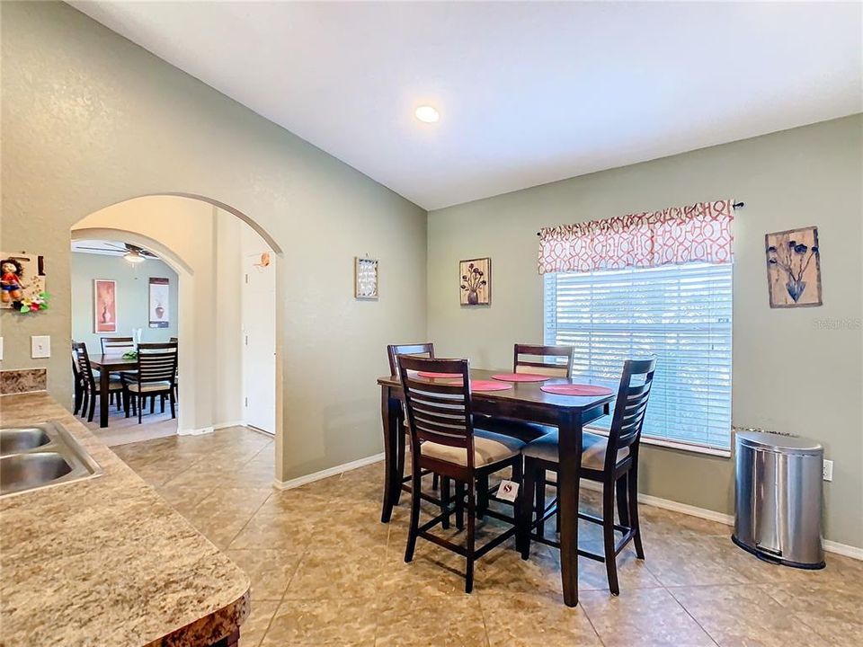 For Sale: $284,500 (3 beds, 2 baths, 1564 Square Feet)