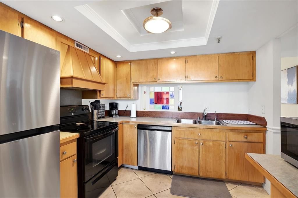 For Sale: $330,000 (2 beds, 2 baths, 1136 Square Feet)