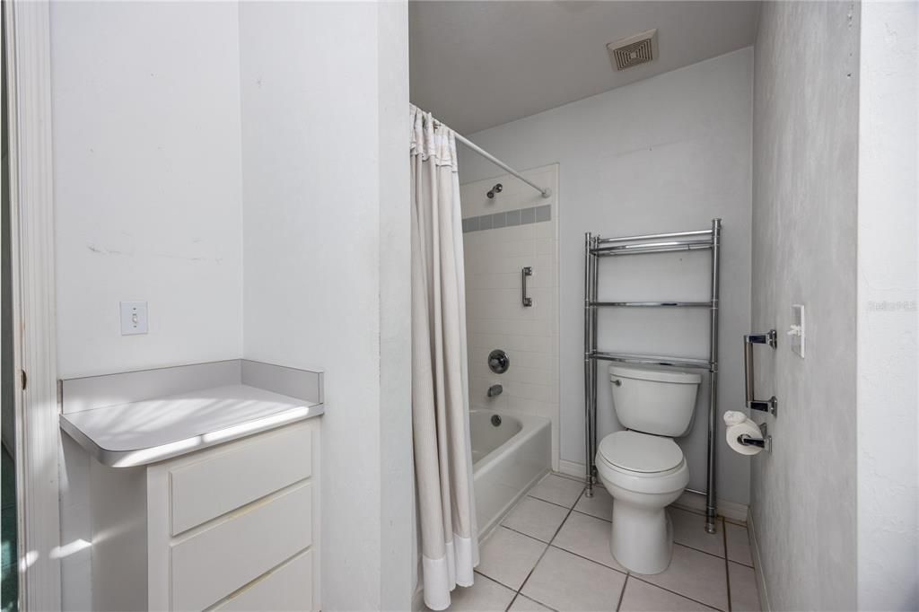 For Sale: $330,000 (3 beds, 2 baths, 1678 Square Feet)