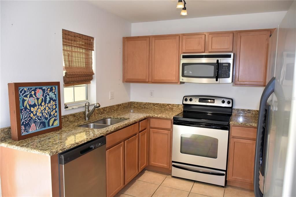 For Sale: $199,900 (2 beds, 2 baths, 1561 Square Feet)