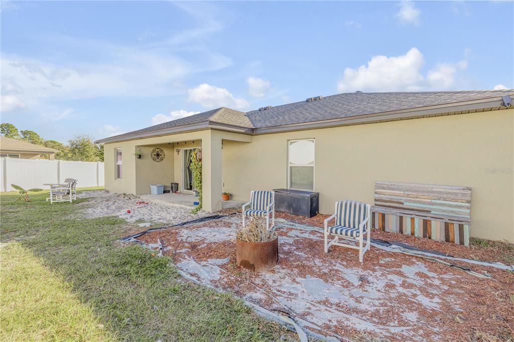 For Sale: $374,500 (3 beds, 2 baths, 1694 Square Feet)