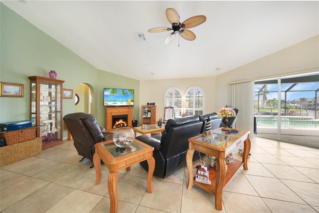 For Sale: $744,900 (3 beds, 2 baths, 1917 Square Feet)