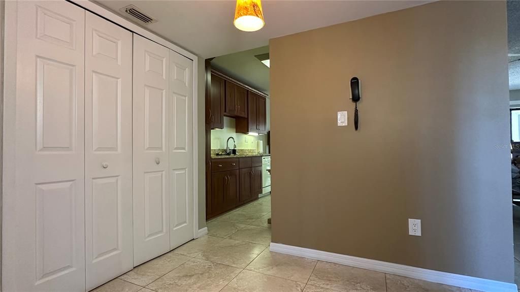 For Sale: $199,990 (2 beds, 2 baths, 1200 Square Feet)