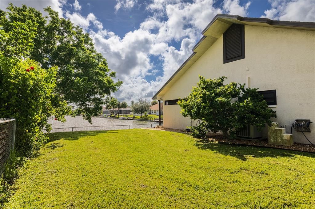 For Sale: $435,000 (3 beds, 2 baths, 2024 Square Feet)