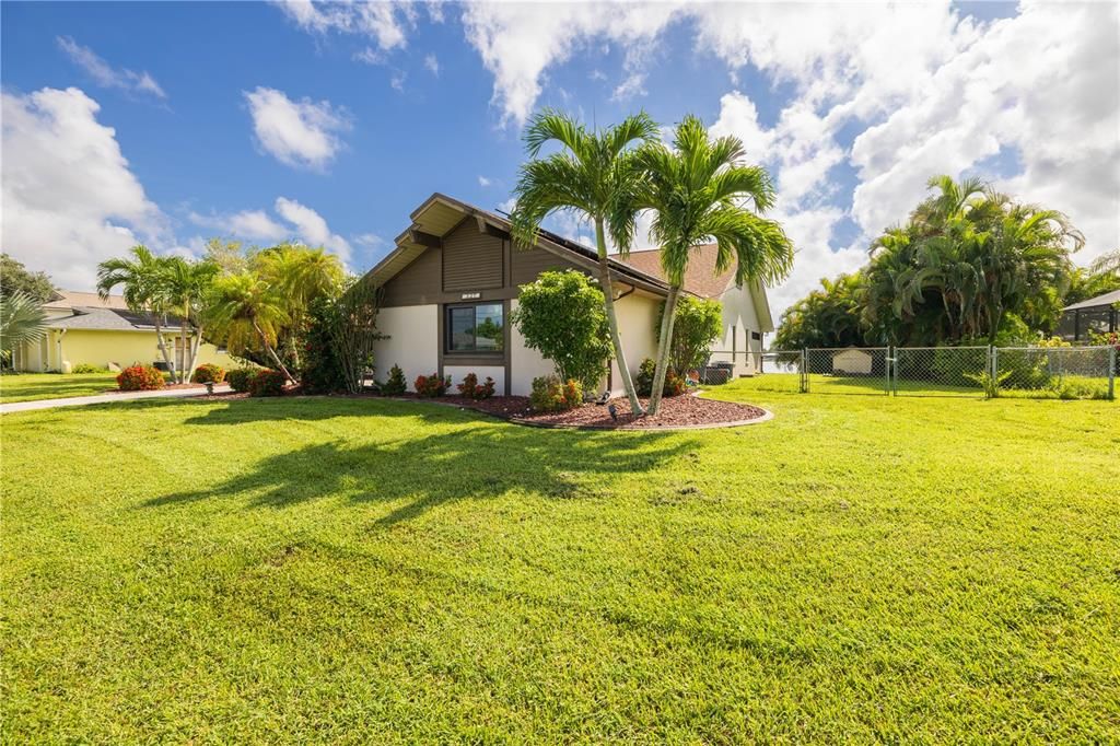 For Sale: $435,000 (3 beds, 2 baths, 2024 Square Feet)