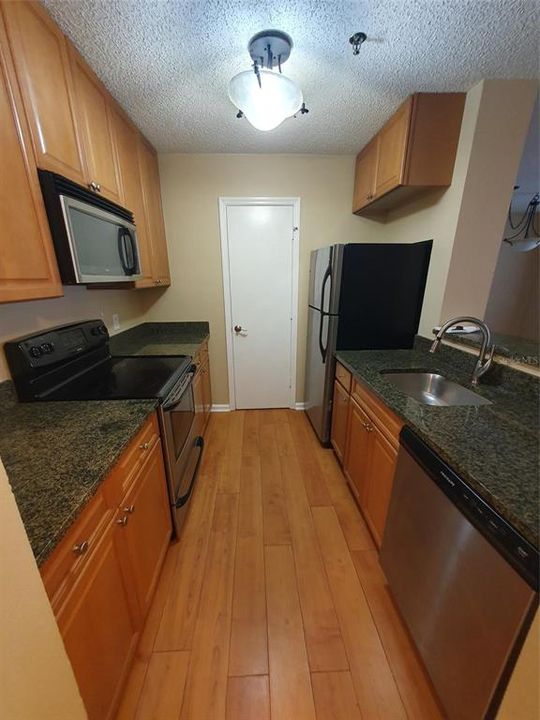 For Rent: $1,900 (2 beds, 2 baths, 1182 Square Feet)