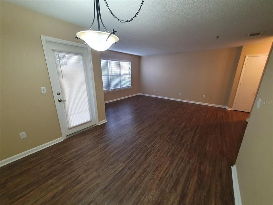 For Rent: $1,900 (2 beds, 2 baths, 1182 Square Feet)