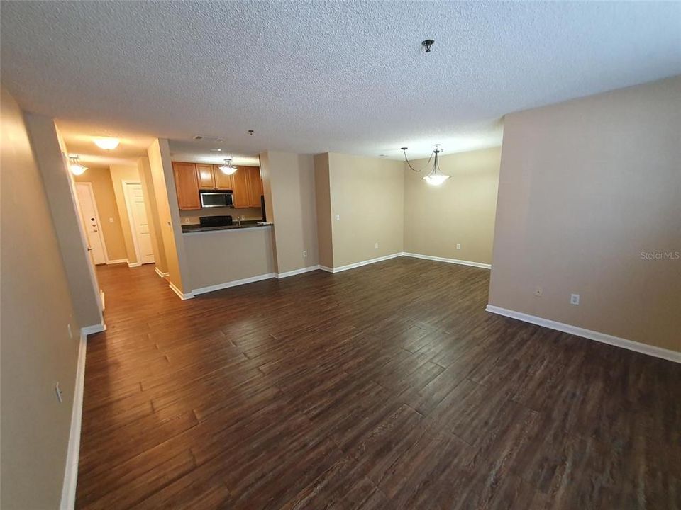 For Rent: $1,900 (2 beds, 2 baths, 1182 Square Feet)