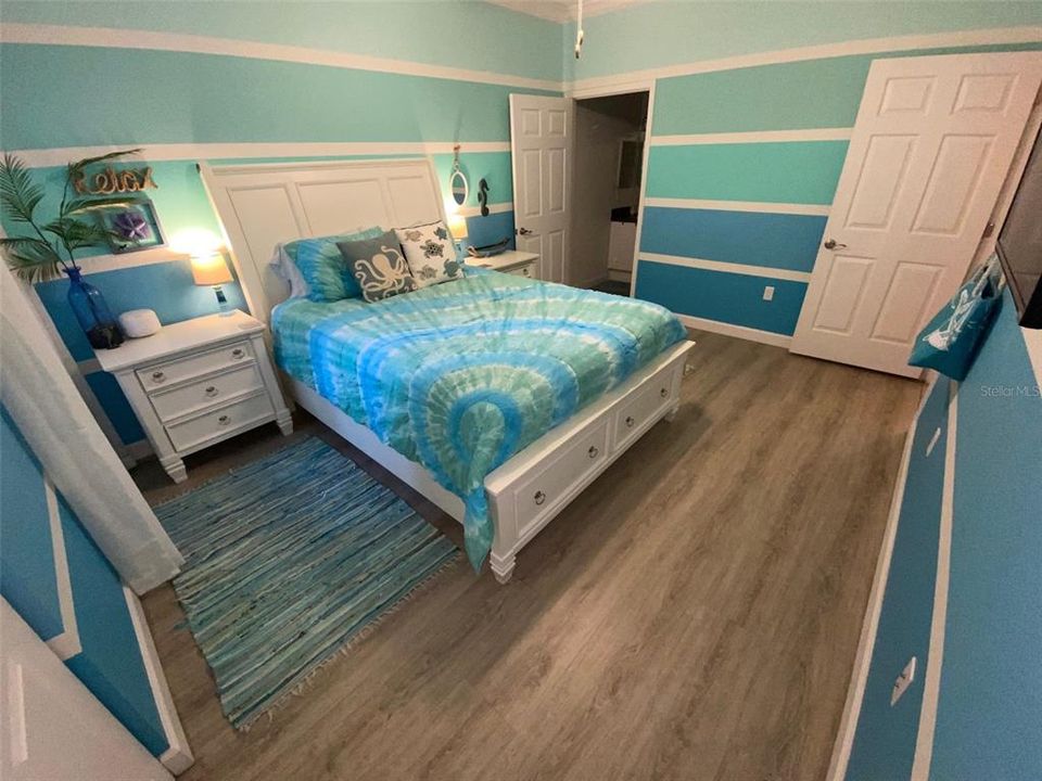 Fabulous Beachy Decorated Bedroom with Ensuite Bath and TV in Bedroom